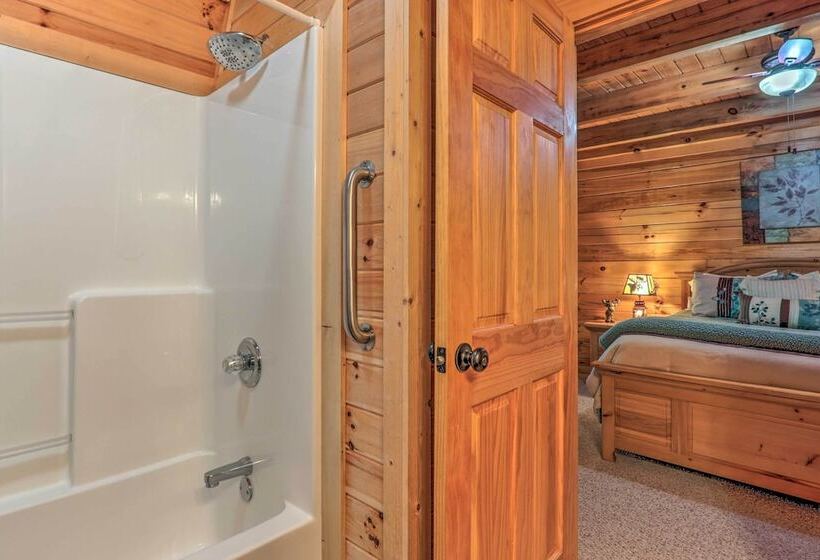 Sevierville Cabin W/ Furnished Deck & Balcony