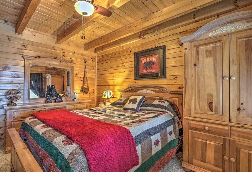 Sevierville Cabin W/ Furnished Deck & Balcony