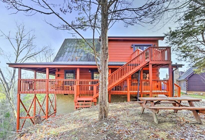 Star Lite  Cabin: Hot Tub, Deck & Pool Table