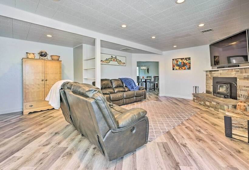 Stylish Basecamp 6850  Near Downtown Williams!