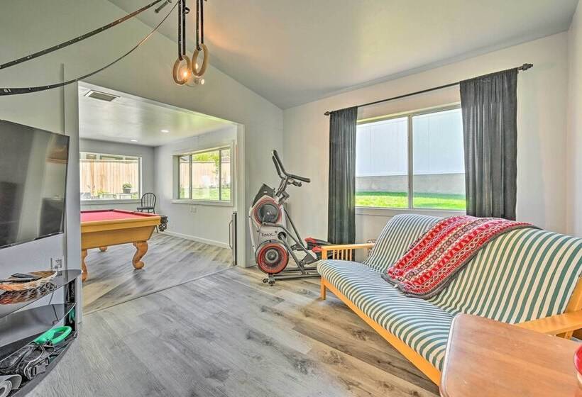 Stylish Basecamp 6850  Near Downtown Williams!