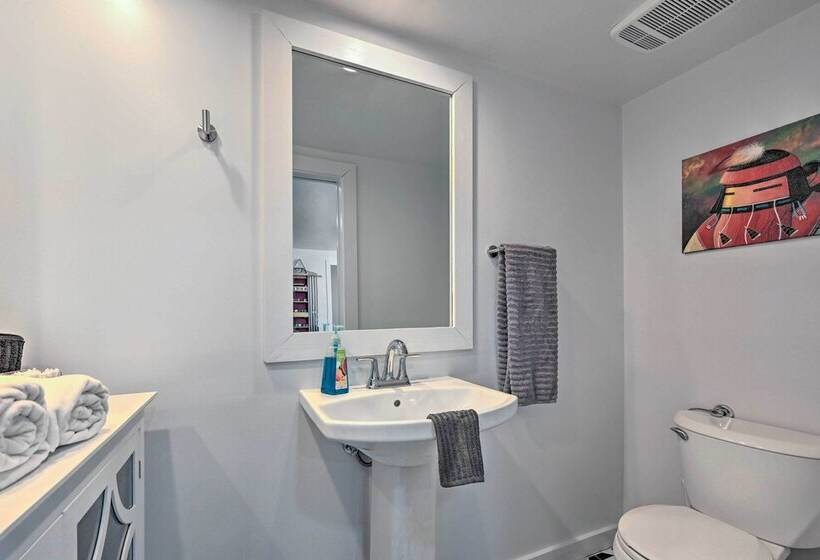 Stylish Basecamp 6850  Near Downtown Williams!