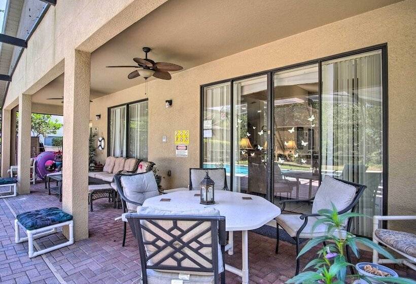Sunny Villa W/ Lanai: 17 Mi To Disney!