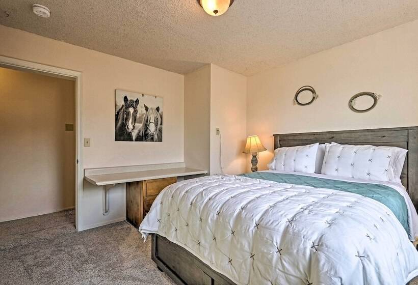 The Eagar House  White Mountains Gem W/ Views!