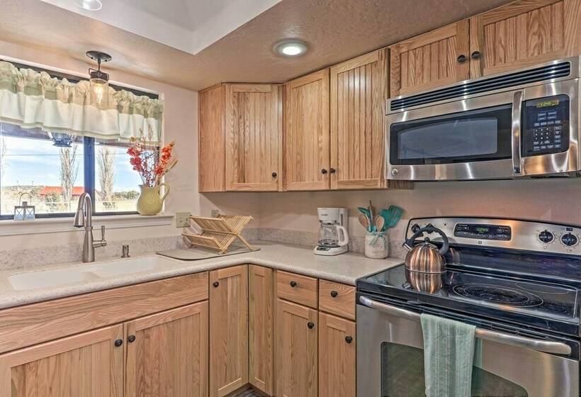 The Eagar House  White Mountains Gem W/ Views!