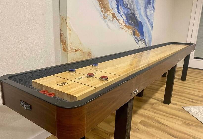 Upscale Cottage With Furnished Lake View Deck!