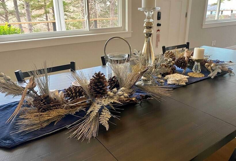 Upscale Cottage With Furnished Lake View Deck!