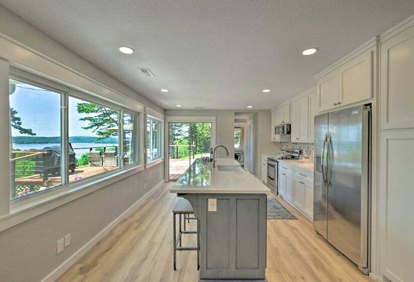 Upscale Cottage With Furnished Lake View Deck!