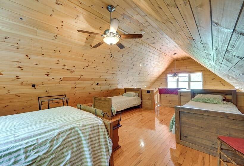 Warm & Cozy Cabin W/ Deck On Top Of The Blue Ridge