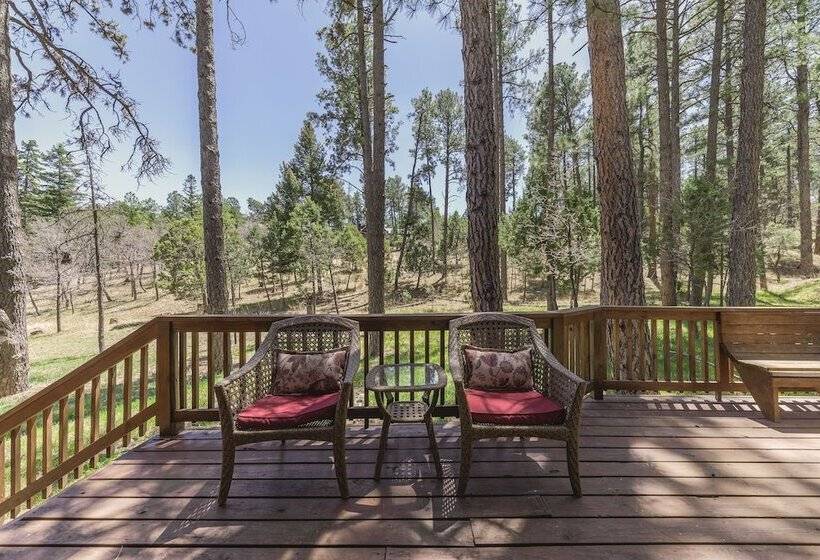 Well Appointed Alto Cabin W/ Fire Pit & Pool Table