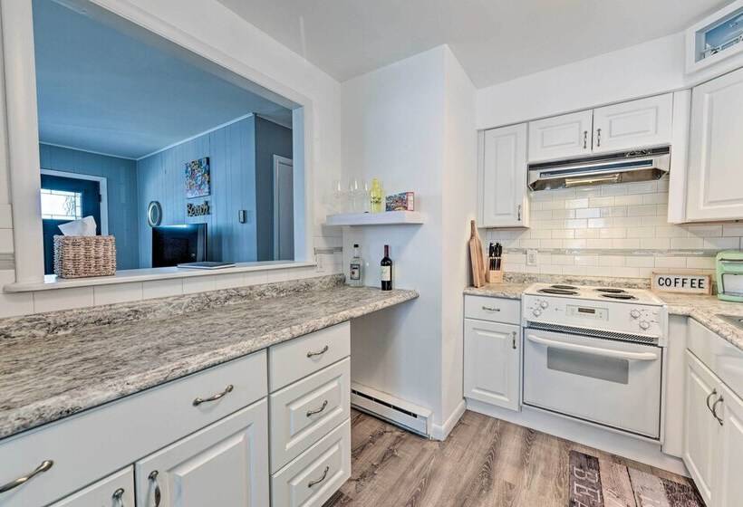 Bayfront Brigantine Escape W/ Porch & Bay Views!