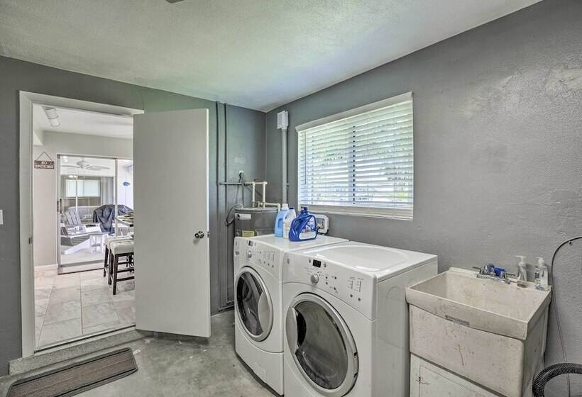 Bright Home W/ Dock & Canal View In Cape Coral!