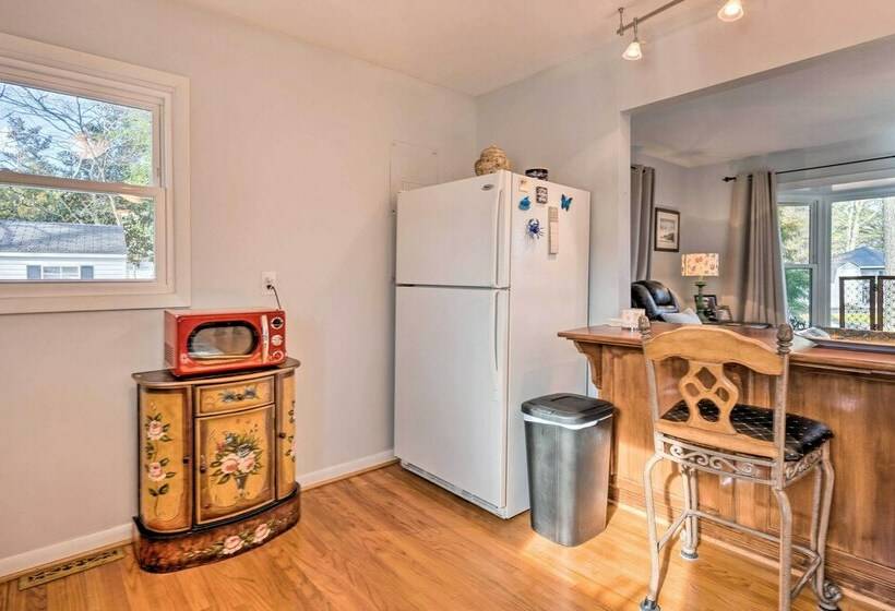 Bright Reedville Abode W/ Dock On Whays Creek!