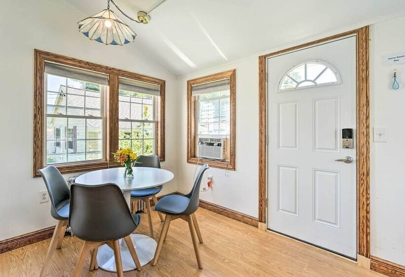 Cheery Family Escape W/ Game Room & Fire Pit!