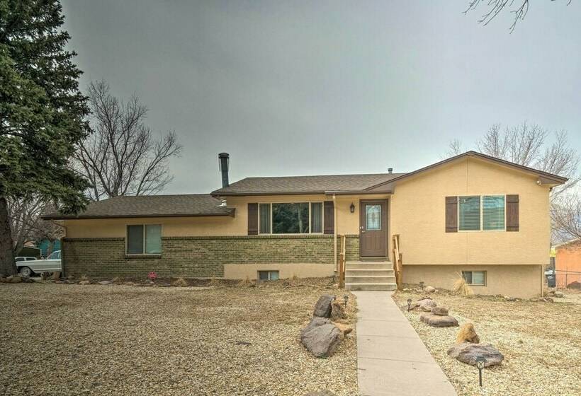 Colorado Springs Home  10 Min To Downtown!