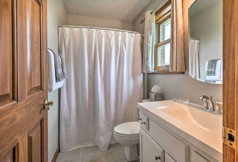 Blue Moon Cottage  W/ Amazing Views Of 5 Counties