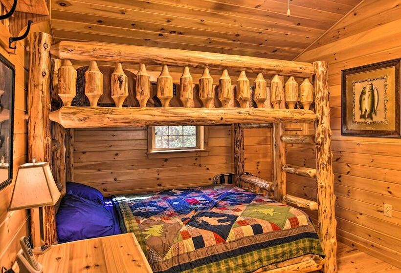 Cozy Anchors Away Cabin Hideaway W/ Fire Pit!