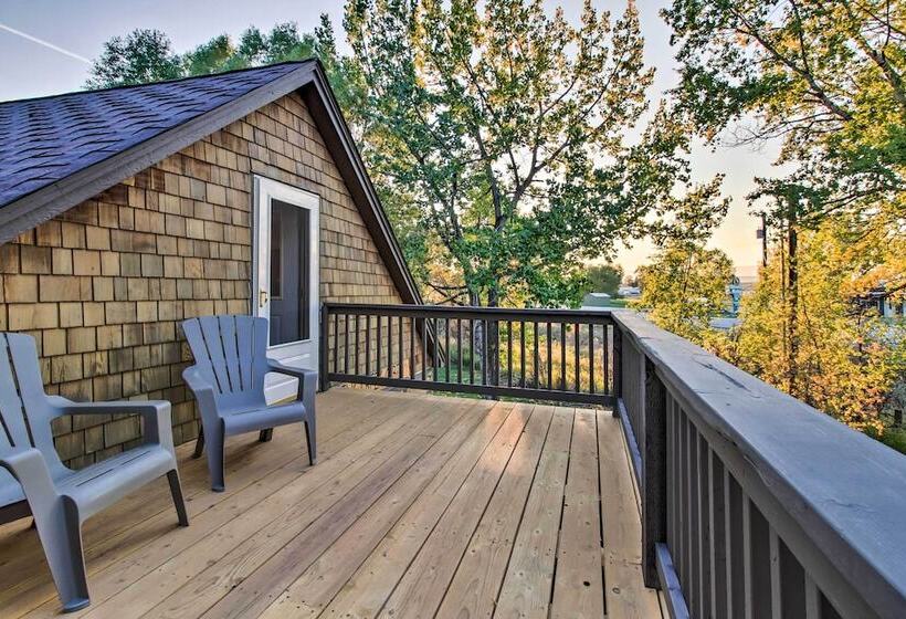 Cozy Augusta Cabin W/ Furnished Deck & Grill!