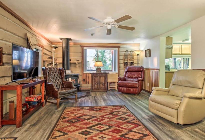 Cozy Augusta Cabin W/ Furnished Deck & Grill!