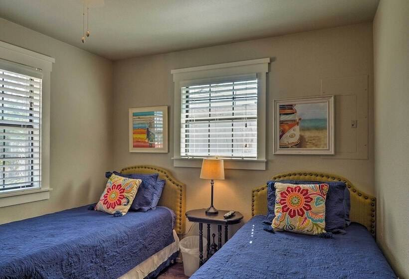 Cozy Home Blocks To Georgetown Square & Su!