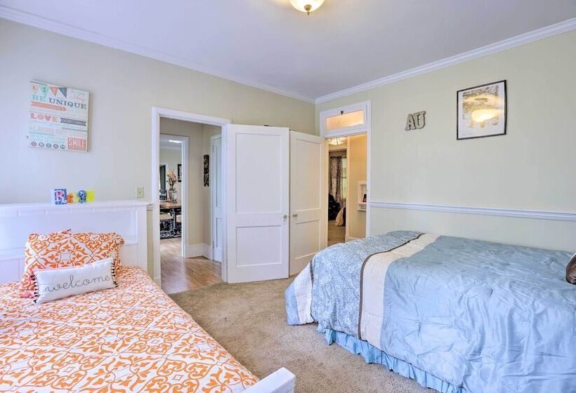 Cozy Montgomery Home: Just 2 Mi To Downtown!