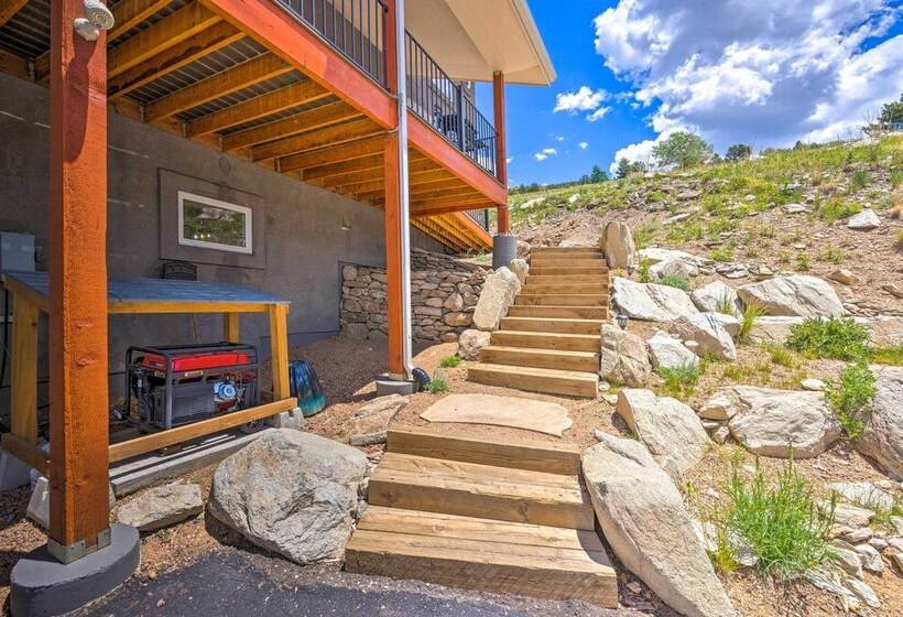 Hot Tub & Mtn View: Cripple Creek Retreat!
