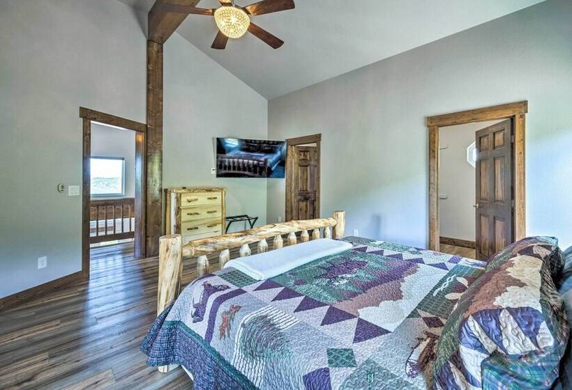 Hot Tub & Mtn View: Cripple Creek Retreat!