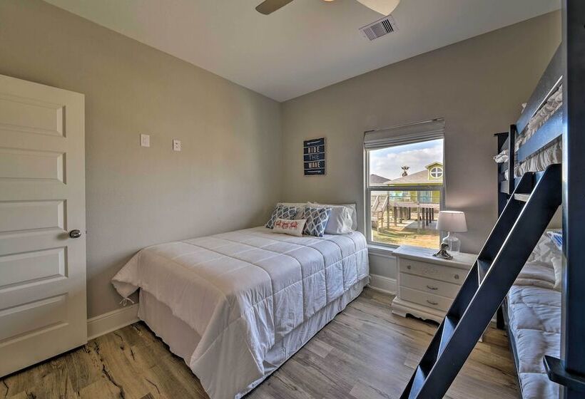 Deck & Ocean Views: Home In Crystal Beach!