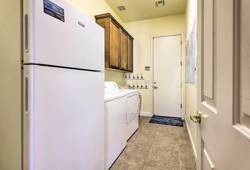 Estrella Hideaway Near Trails, Lakes, And River!