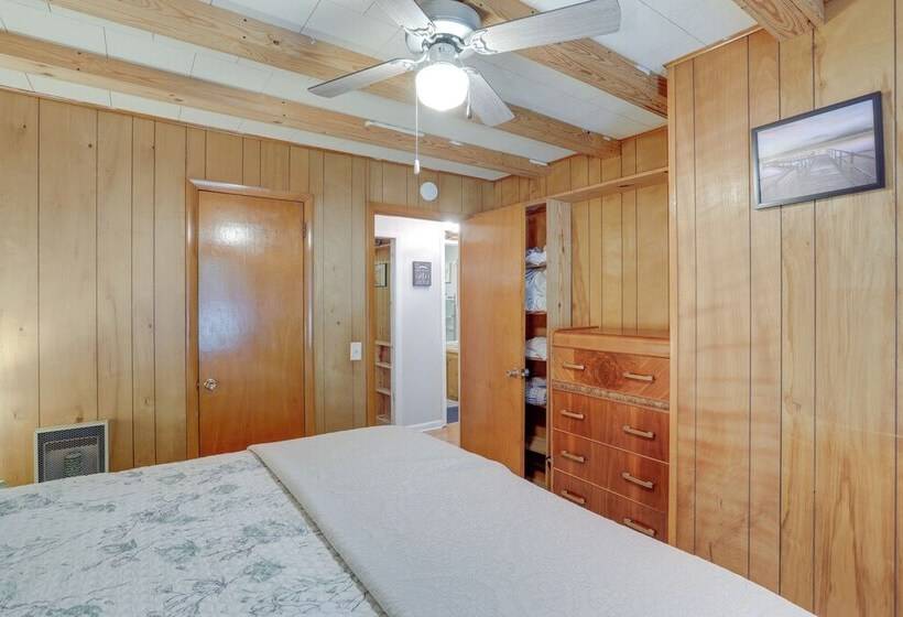 Tumbling Shoals Home W/ Private Yard + Grill!