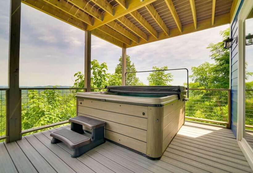 Gatlinburg Overlook W/ Hot Tub + Game Room!