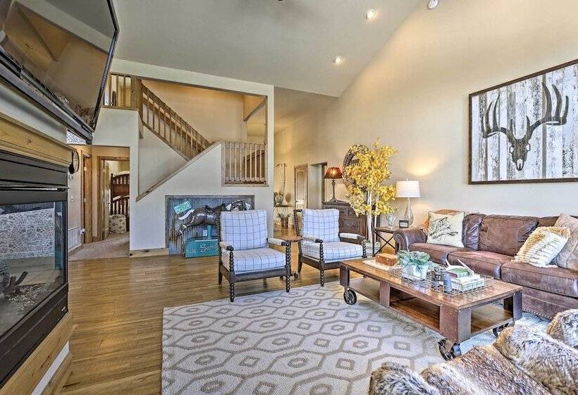 Grand Lake Getaway: Walk To Shadow Mountain Lake!