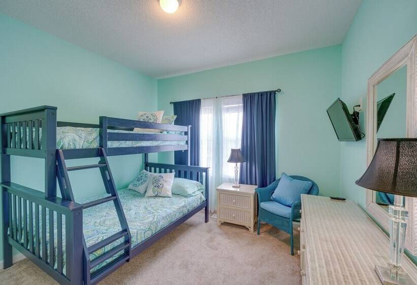 Grand Seaside Escape W/ Direct Beach Access!