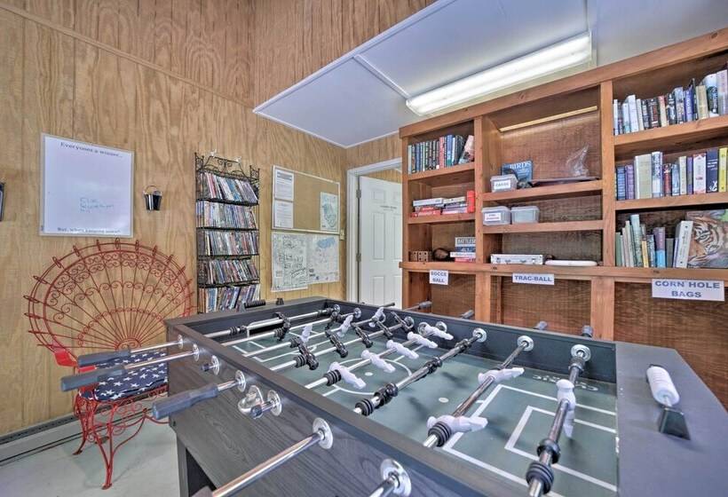 Historic Cabin: Grill & Hiking Trail Access!