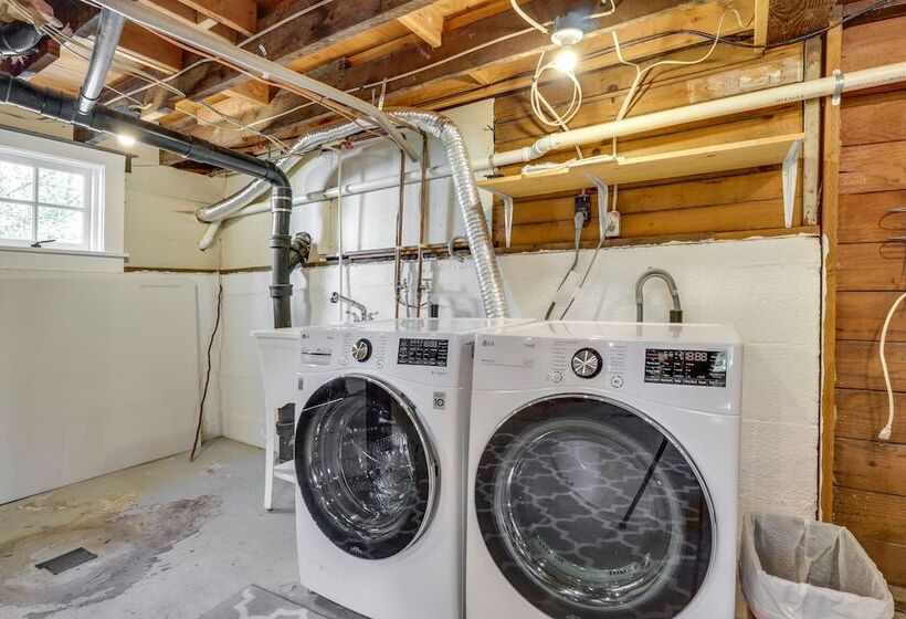 Historic Home Near Downtown Salem: Walk To Capitol