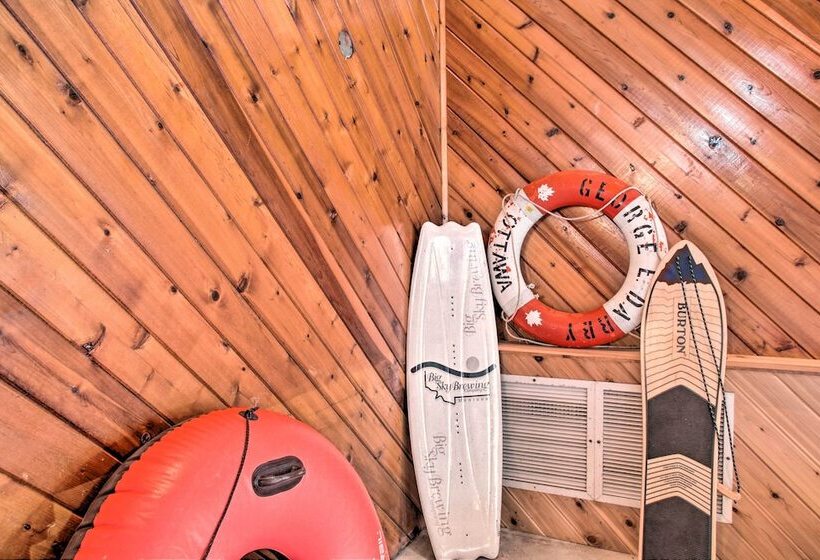 Home With Indoor Pool   1 Block To Liberty Lake!