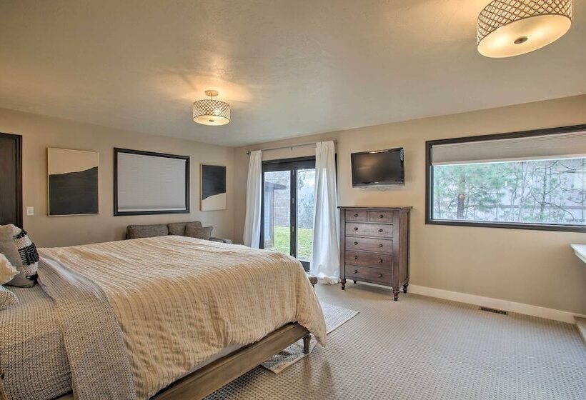 Home With Indoor Pool   1 Block To Liberty Lake!