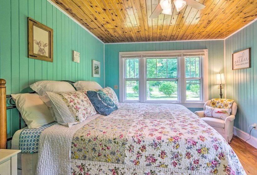 9 Mi To Lake Lure: Cottage W/ Deck & Fire Pits!