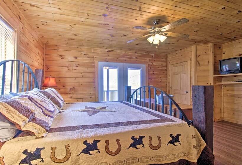 Large Cabin W/ Deck Overlooking Norfork Lake!