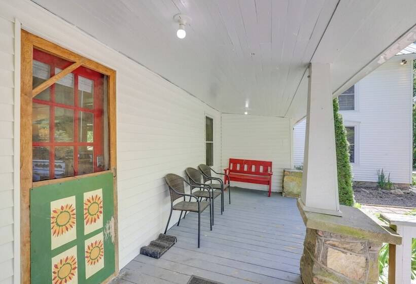 Marshall Cottage On 1895 Tobacco Farm W/ Hot Tub!