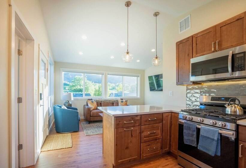 Golden Cottage Near Red Rocks & Denver!