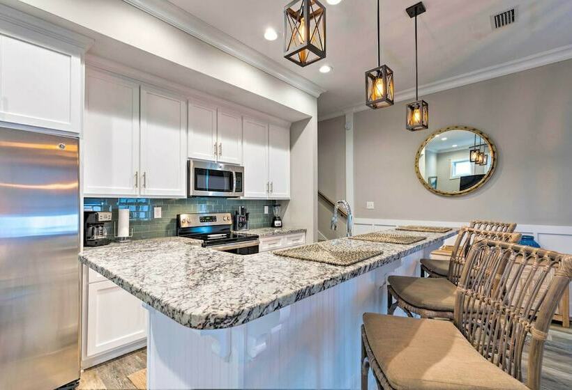 Modern Gulf Shores Cottage W/ Pool & Beach Access!