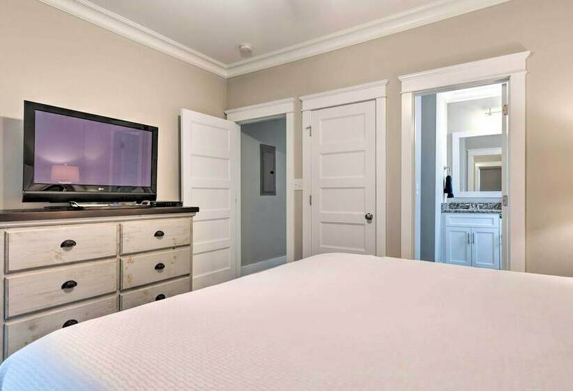 Modern Gulf Shores Cottage W/ Pool & Beach Access!