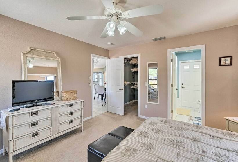 Modern House < 5 Miles To Port Charlotte Beach!