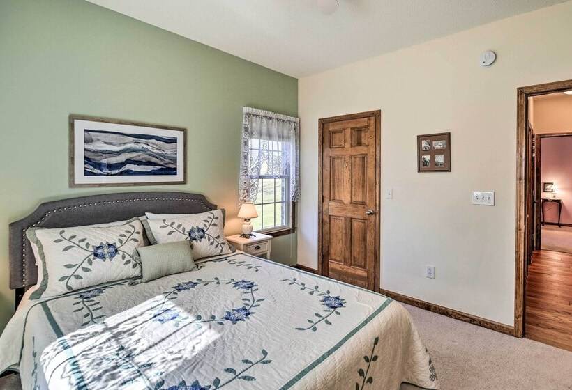 Pet Friendly Abingdon Abode W/ Yard & Grill!