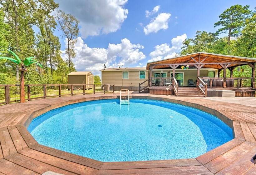 Pet Friendly Home W/ Hot Tub In Broken Bow!