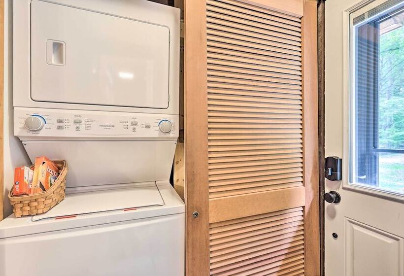 Quiet Max Meadows Cabin, 12 Acres Of Property