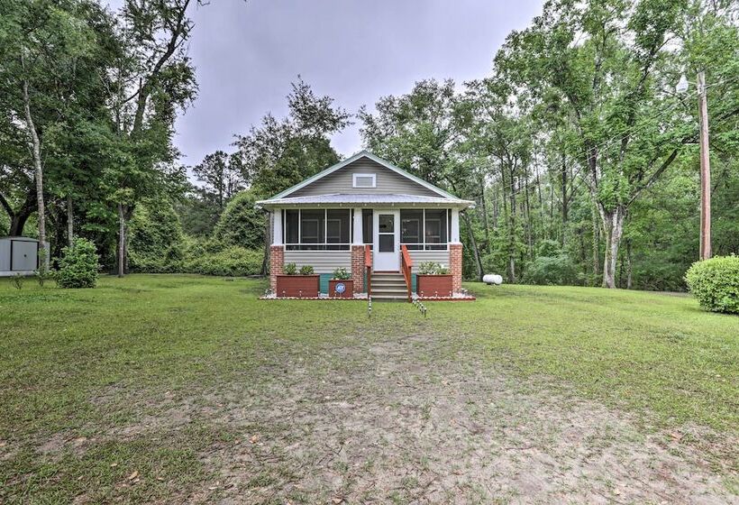 Renovated Home W/ Screened In Patio On Hwy 90!