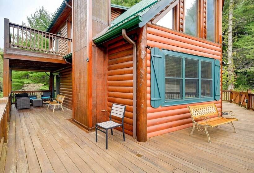 Gated Community W/ Perks: Cozy Sparta Cabin!