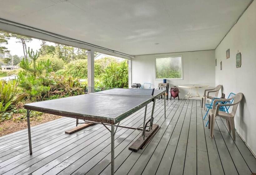 Serenity By The Sea   Chic Oceanfront Home W/ Deck